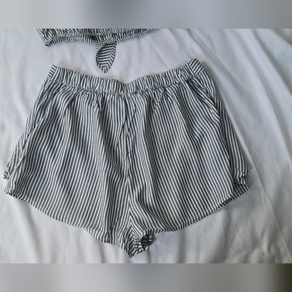 3/$25! NWT Nasty Gal Stripe Tie Bandeau & Short Set Size 4 - Picture 10 of 11